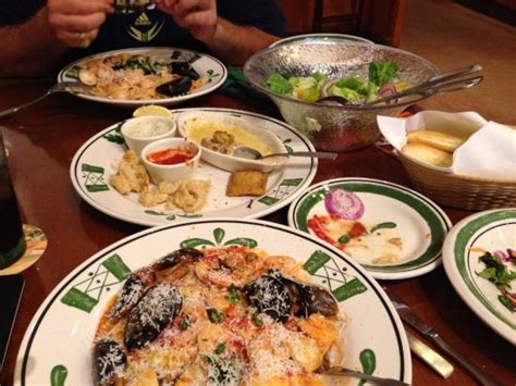 Heat <strong>olive</strong> oil in a large pot over medium heat. . Olive garden gratiot
